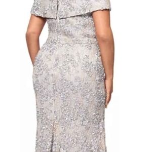 Xscape Silver Floral Lace Backless Dress